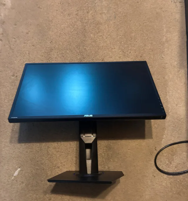 24 inch Asus monitor thumbnail