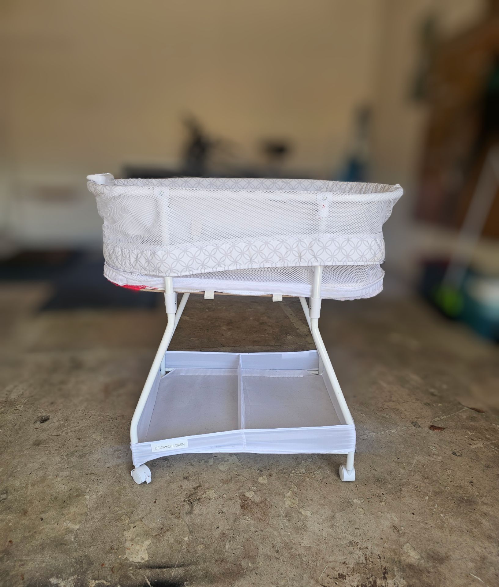 Delta Children Bassinet