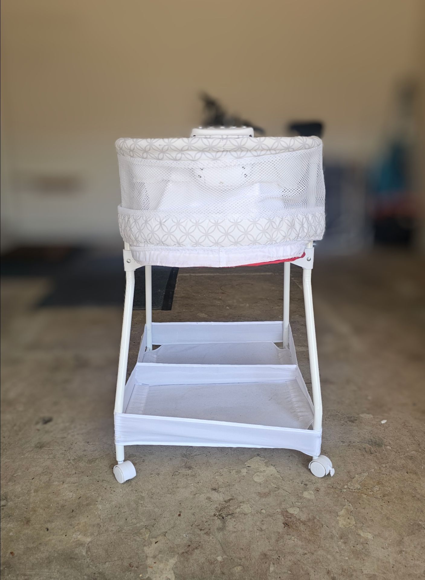 Delta Children Bassinet - photo 3