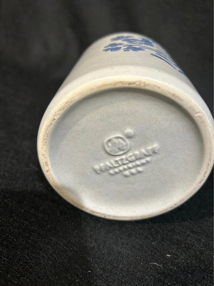 Vintage Pfaltzgraff Yorktowne Stoneware Carafe - photo 2