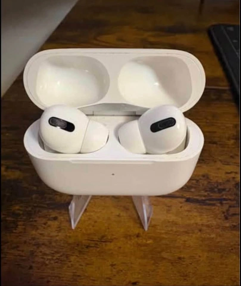 Apple AirPods Pro (1st Generation) – Great Condition - photo 2