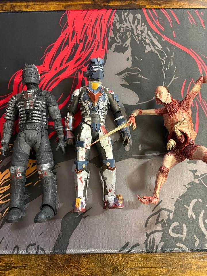 Dead Space Collection – Figures, Collector’s Edition, Art Book - photo 3