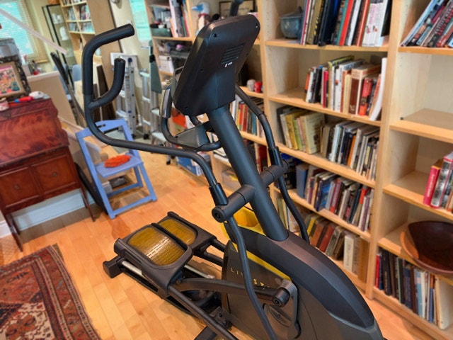 LIVESTRONG Elliptical Trainer - photo 4