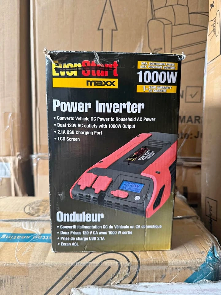 EverStart 1000 Watt Digital Inverter