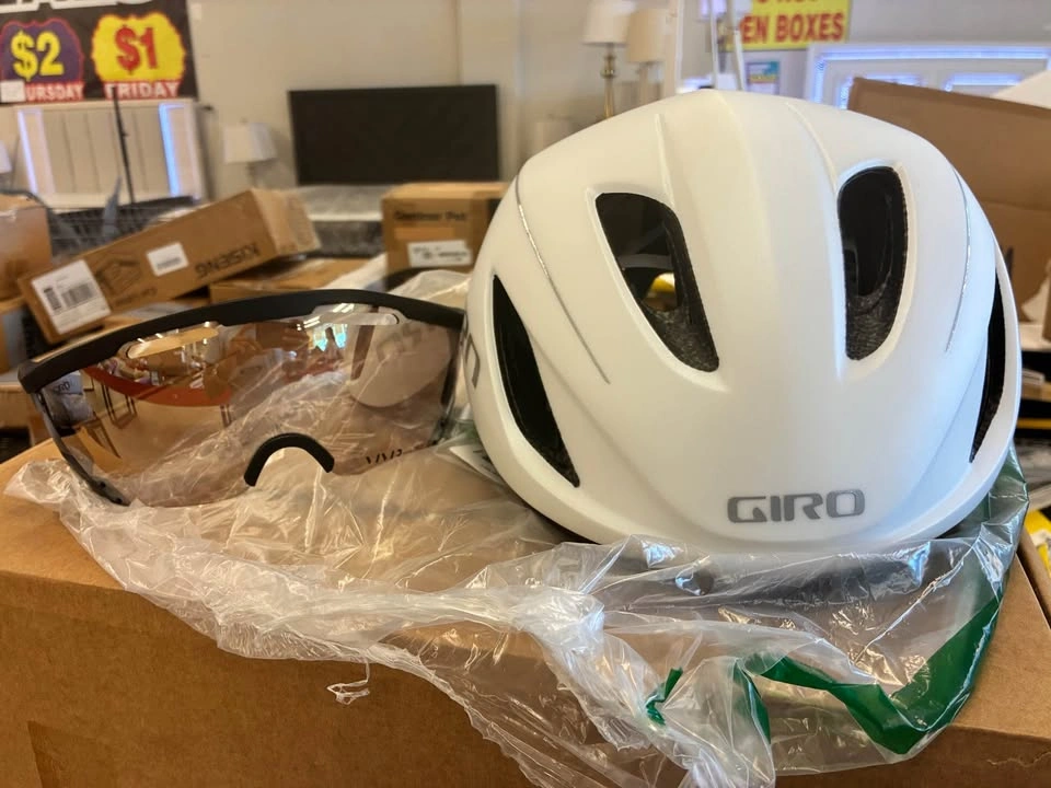 NEW- Giro Vanquish MIPS Helmet — Matte White - L - photo 2