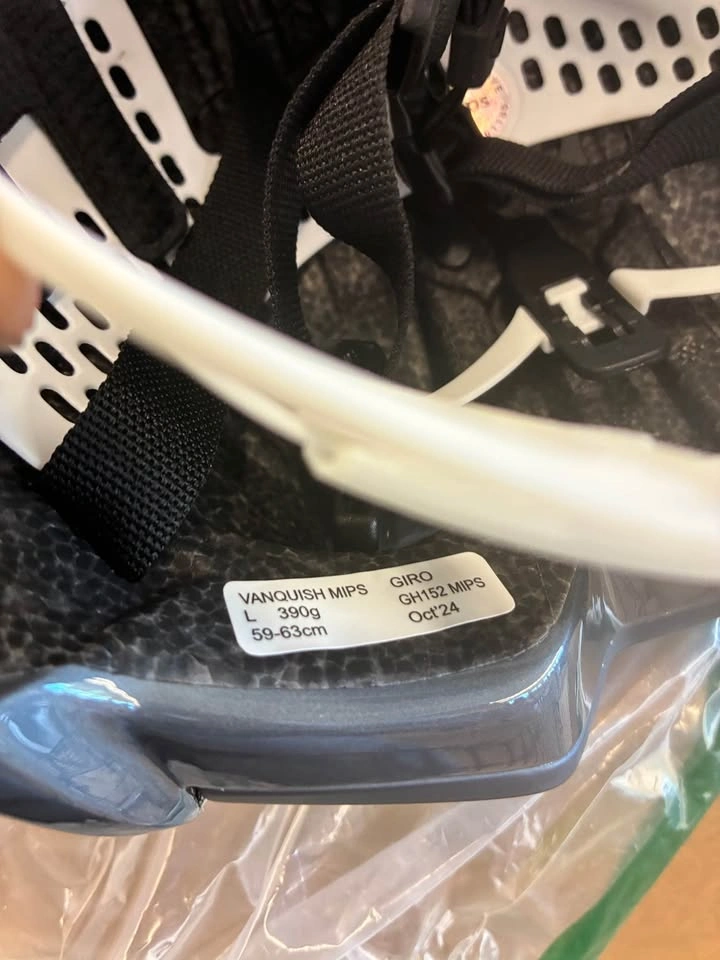 NEW- Giro Vanquish MIPS Helmet — Matte White - L - photo 3