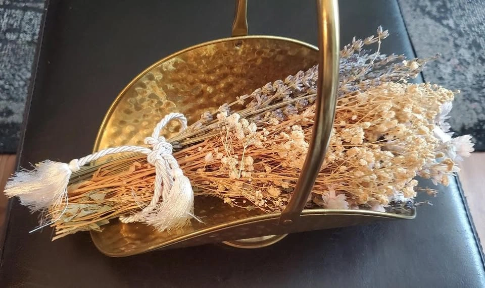 Vintage Hammered Brass Basket w Handle - photo 4