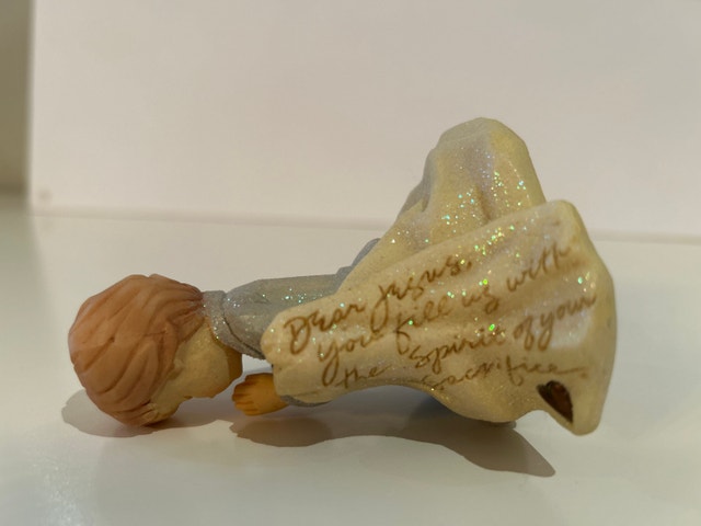 Foundations by Karen Hahn Praying Boy Figurine - photo 2