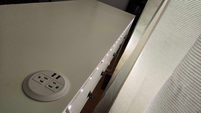 IKEA Micke Desk - photo 4