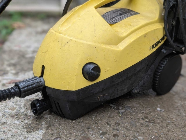 Karcher 1400 psi pressure washer - photo 2