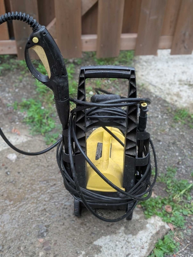 Karcher 1400 psi pressure washer - photo 3