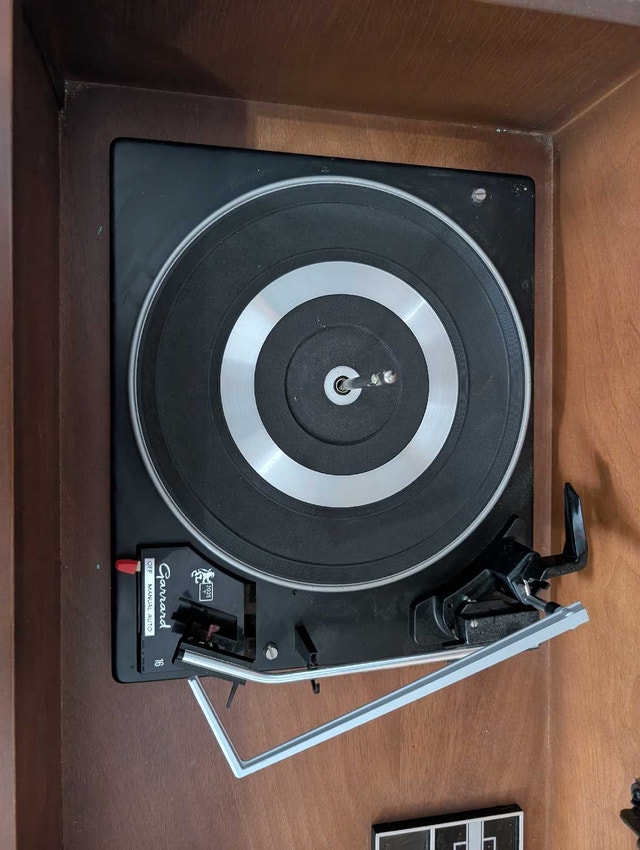 Electrohome Stereo Console with Garrard Turntable - photo 5