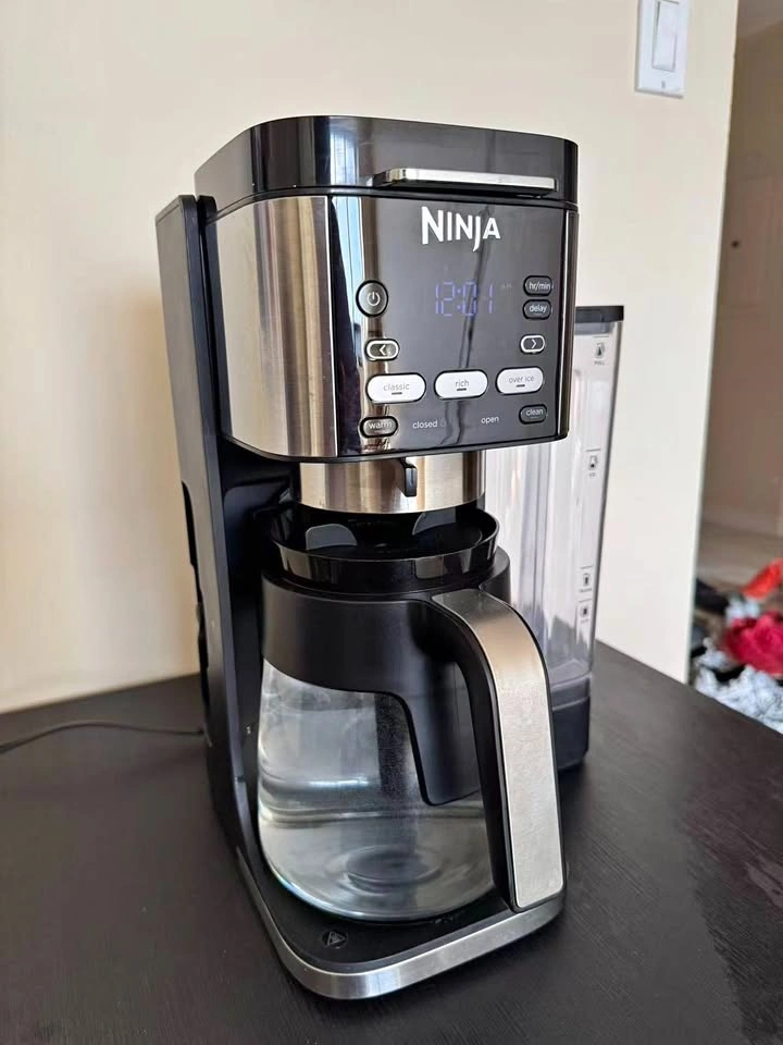 Ninja 12-Cup Programmable Coffee Maker - Excellent Condition