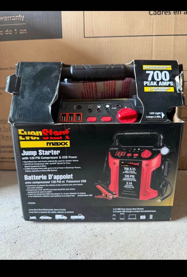 EverStart 700 Peak Amp Jump-Starter w/ Compressor & USB - photo 2