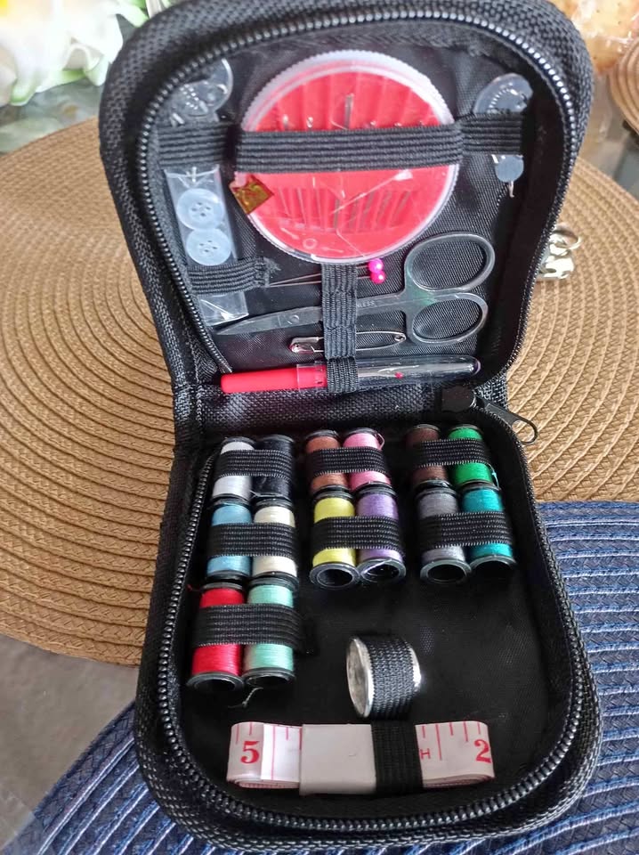 Compact sewing kit