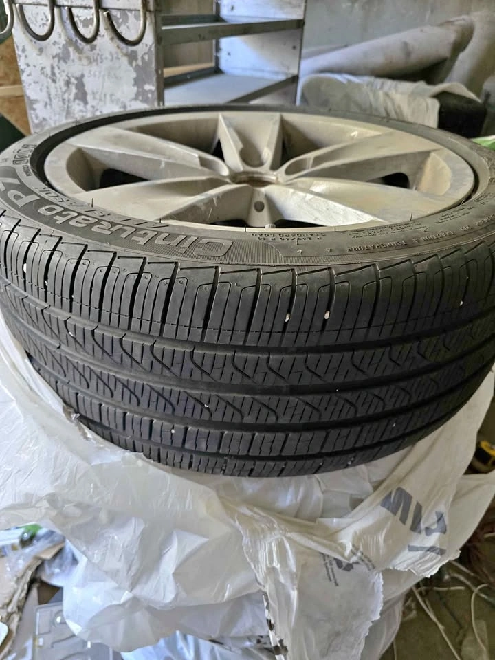 Pirelli Cinturato 245/40 R18 Tires and OEM Rims Set