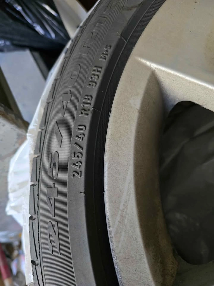 Pirelli Cinturato 245/40 R18 Tires and OEM Rims Set - photo 3