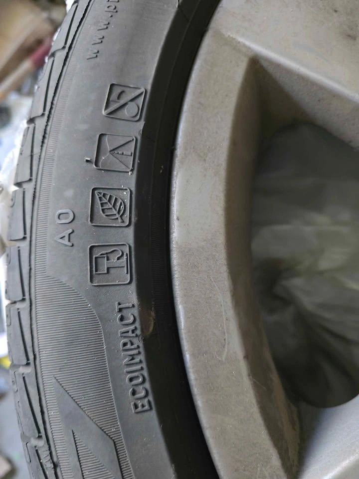 Pirelli Cinturato 245/40 R18 Tires and OEM Rims Set - photo 4