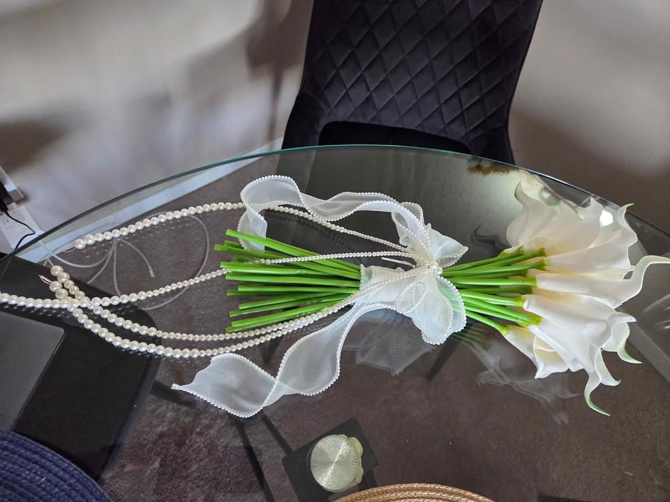 Bridal Calla Lily Bouquet. - photo 2