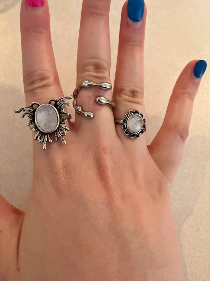 Silver rings moonstone
