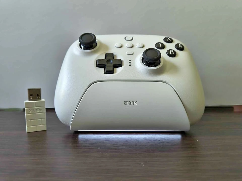 8BitDo Ultimate Bluetooth controller