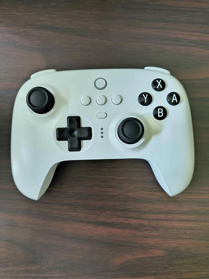 8BitDo Ultimate Bluetooth controller - photo 2