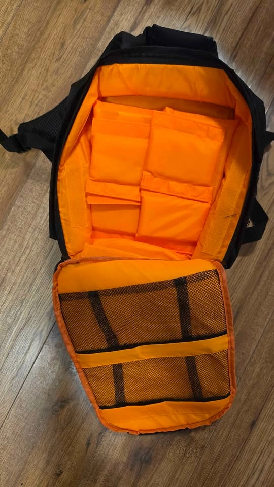 Compact Camera Backpack with Adjustable Dividers – Excellent Con - photo 2