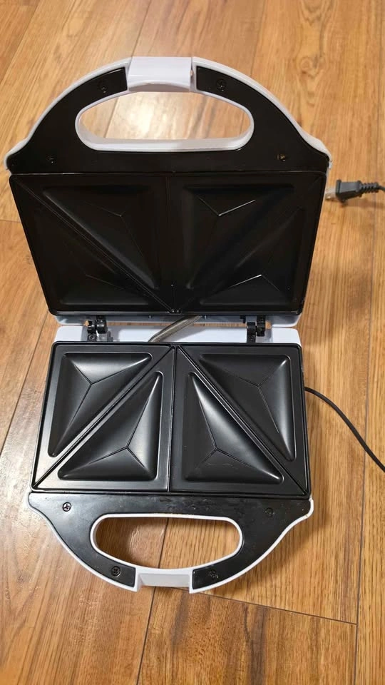Compact 2-Slice Sandwich Maker / Pocket Toastie Press - photo 2