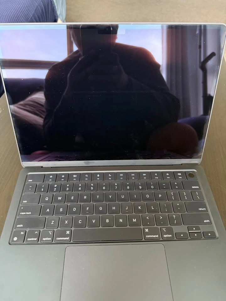 MacBook Air M2 8GB 256GB, A2681, Midnight Black - photo 4