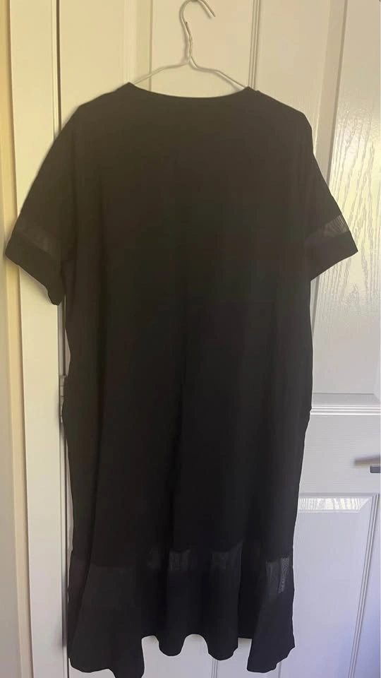 Black Sequin Graphic T-Shirt Dress (Like New) - photo 5