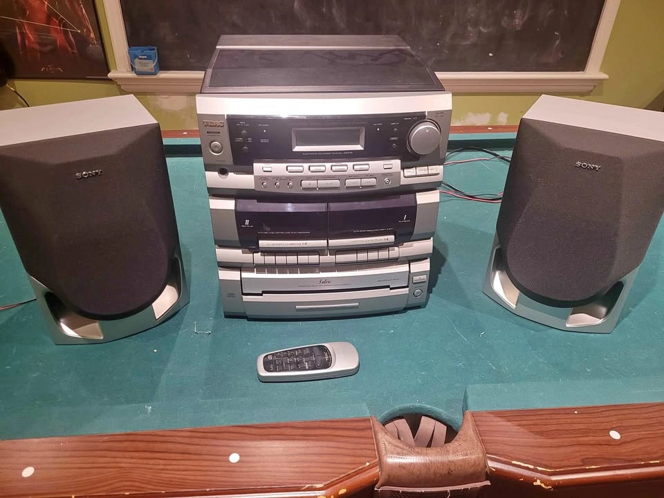 Teac Digital compact Hi-Fi system with turntable