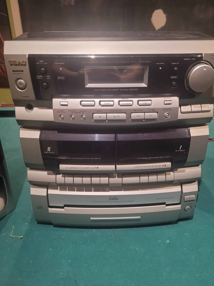Teac Digital compact Hi-Fi system with turntable - photo 2