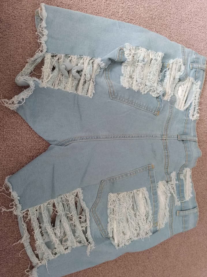 ripped shorts - photo 2