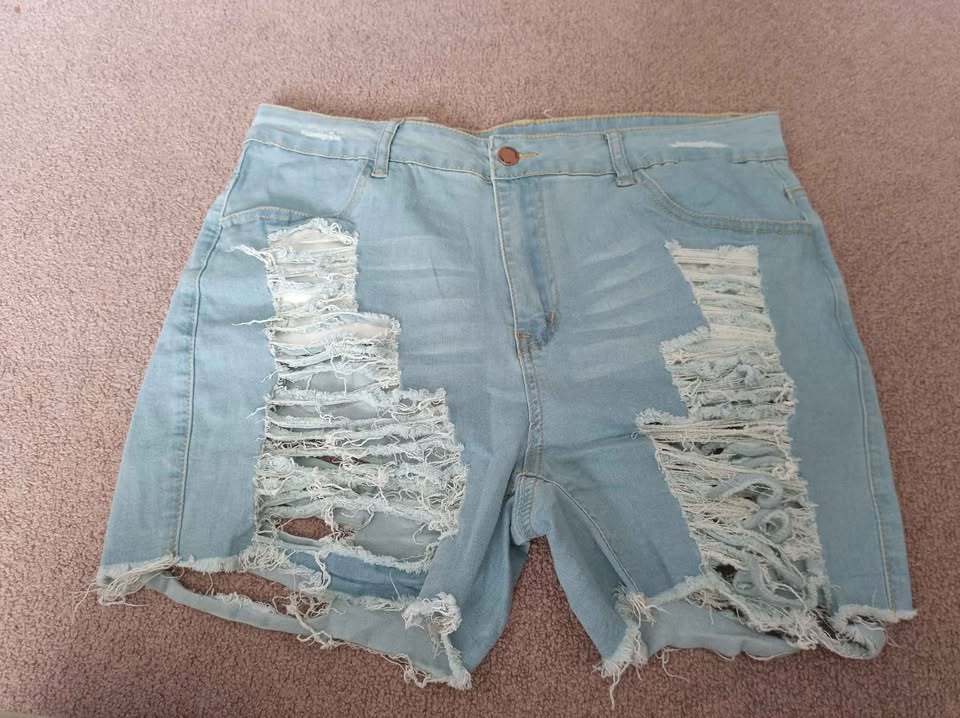 ripped shorts - photo 3