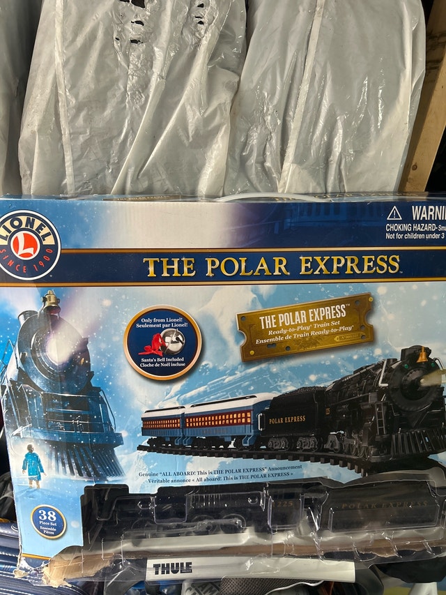 Lionel The Polar Express Ready-to-Play Train Set