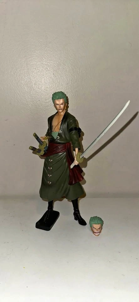 One piece zoro figure