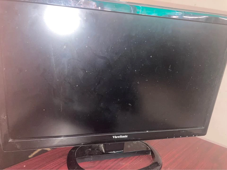 22in ViewSonic TV - photo 2