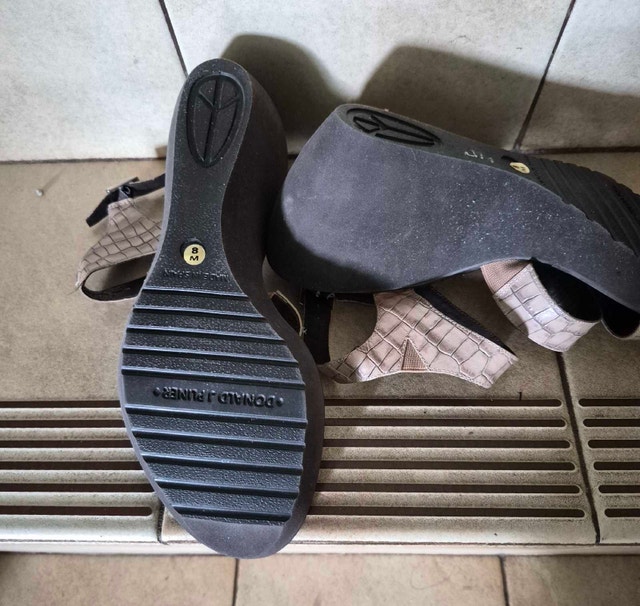 Donald Pliner Wedge Platform Sandals - photo 5