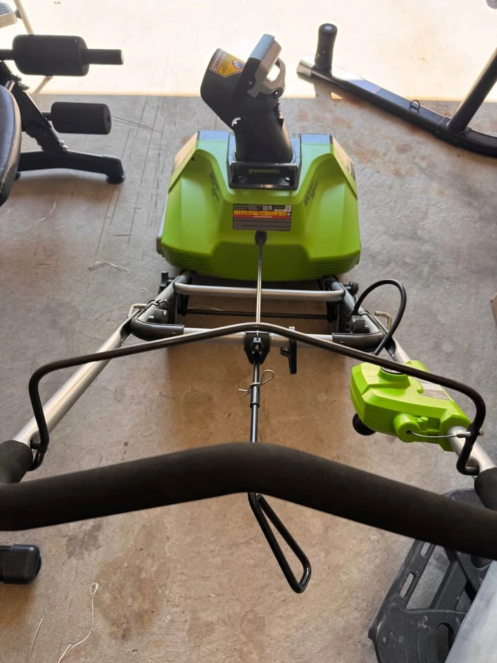 Greenworks 20” Electric Snow Blower – 13 Amp – Excellent Conditi - photo 3