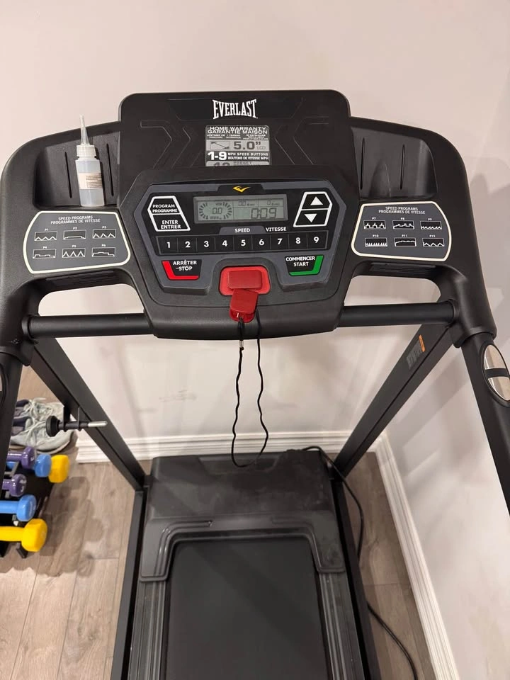 Everlast T500 Folding Treadmill – Like New – 16 km/h - photo 3
