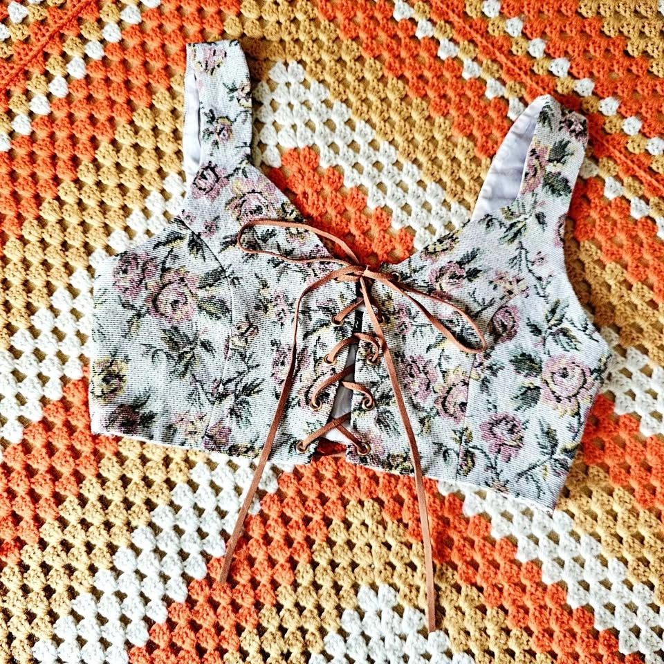 Cider Lace-Up Corset Crop Top Secret Garden Floral Tapestry L