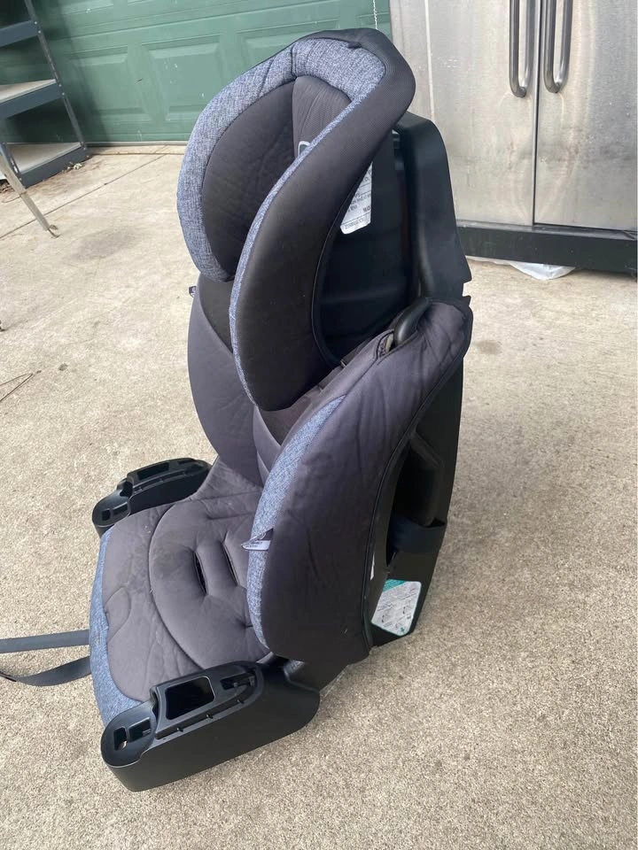 Graco Booster Toddler Car Seat - photo 2