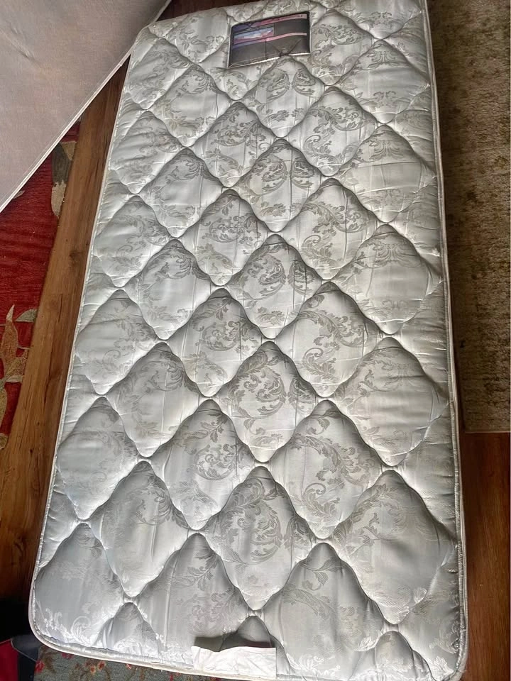 Twin BeautyRest Plush Spring Mattress