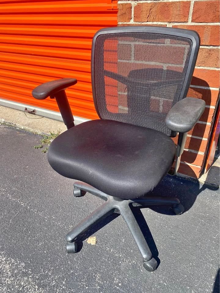 Quality Ergonomic Office Star Chair Retails $350