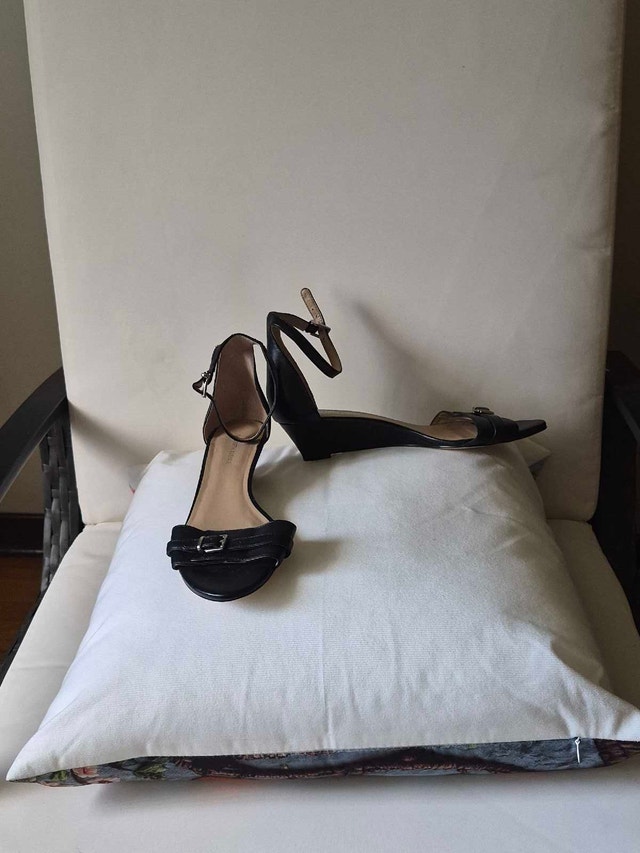Saks Fifth Avenue wedge sandle - photo 4