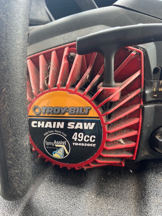 Chainsaw - photo 2