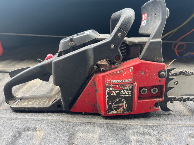 Chainsaw - photo 3