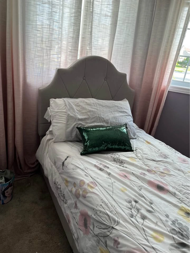 Charlotte tufted upholstered Twin bed frame and mattress - photo 2