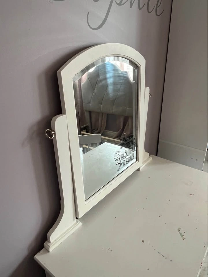Kids vanity and chair - photo 4