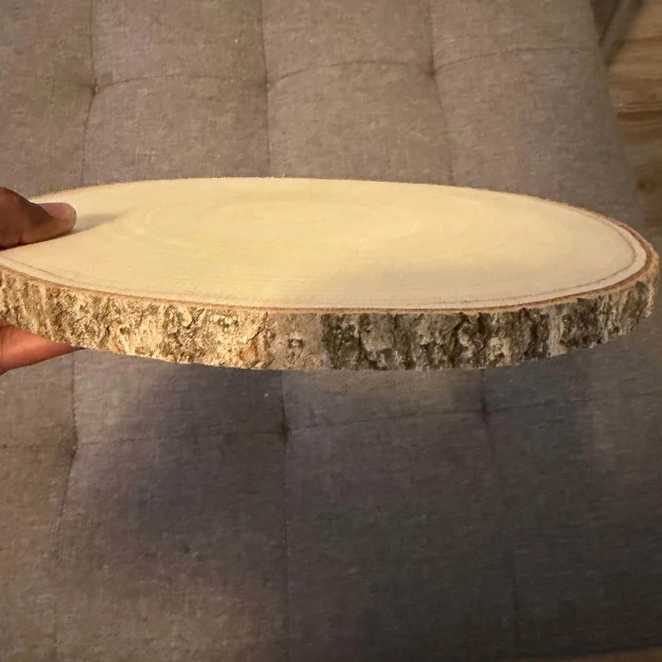 Wooden rounds for decor - Rental - photo 2